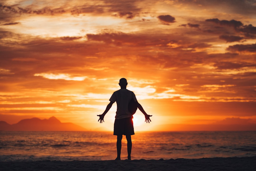 Can God Glorify Man