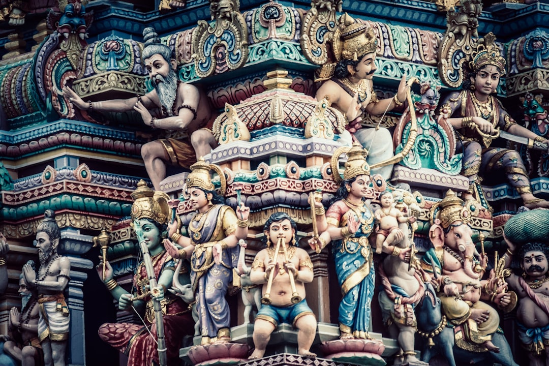 Can God Idols Face South