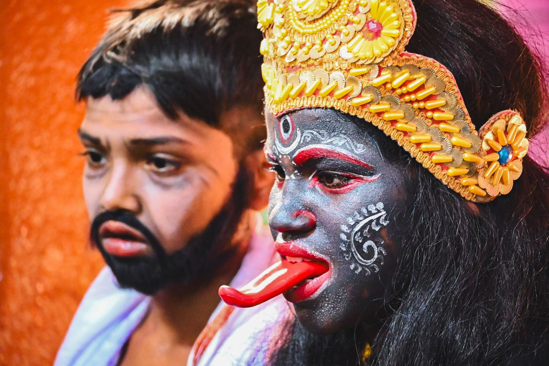 Can God Photos Face West Direction