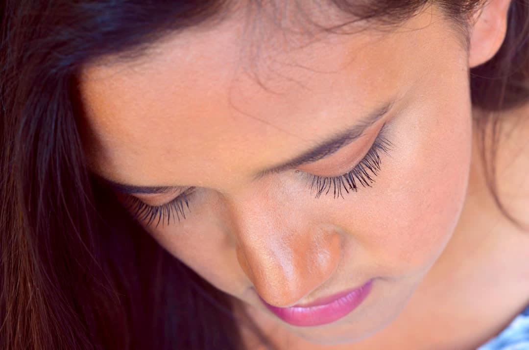 Do Christians Close Their Eyes When Praying
