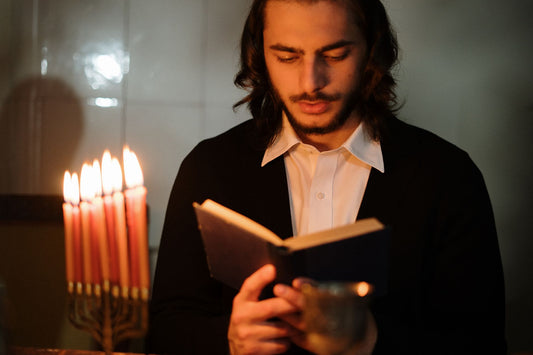 Do Messianic Jews Wear Crosses